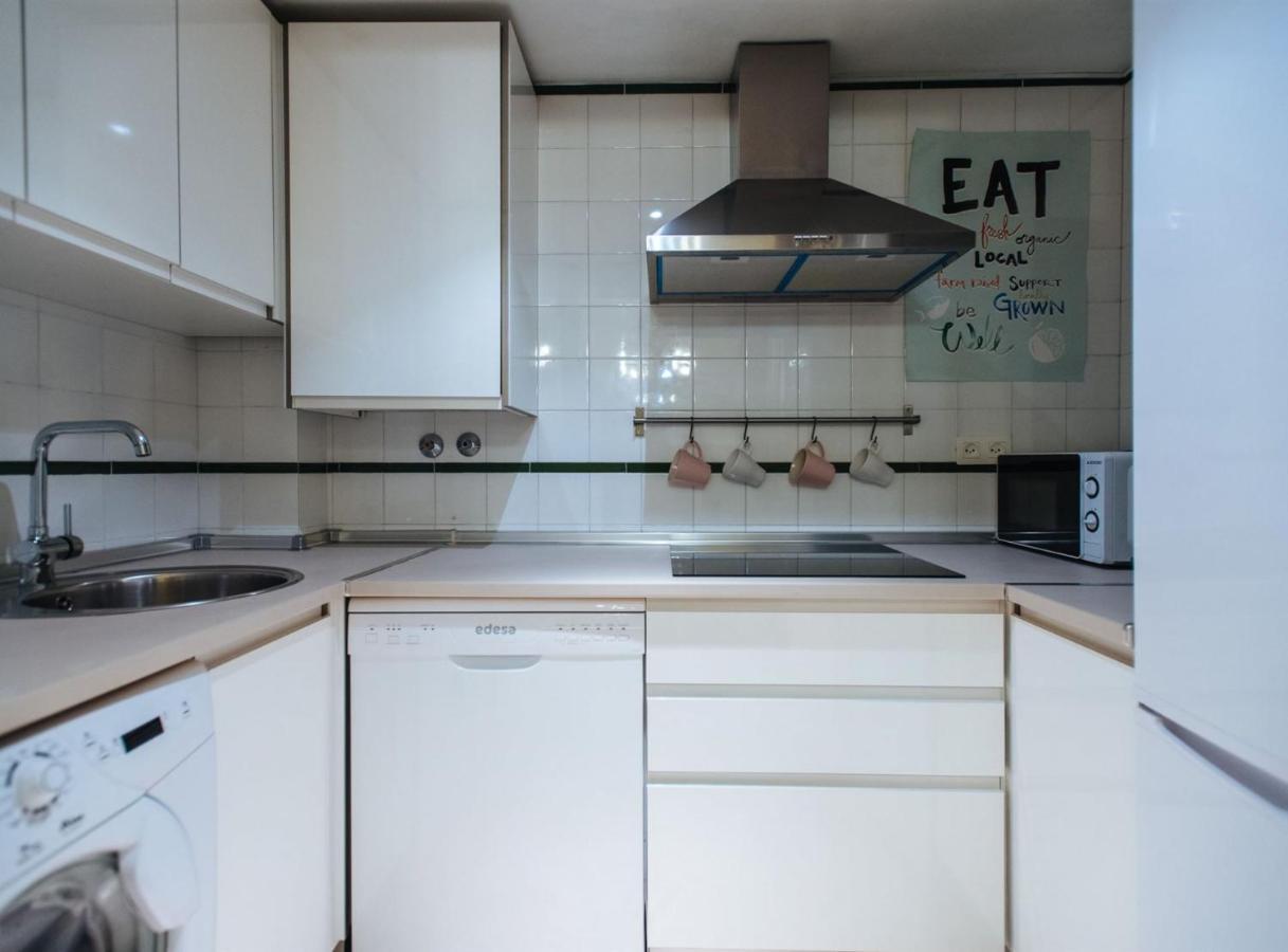 Pajaritos - Private Parking Included Apartament Sevilla