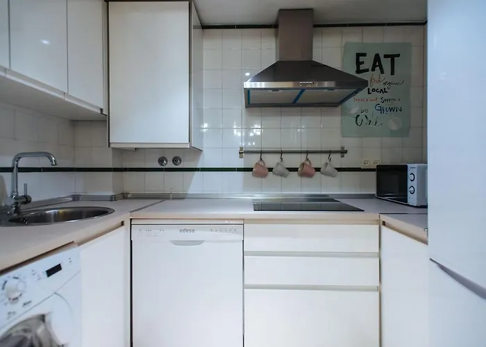 Pajaritos Suite Apartment - Private Parking Included
